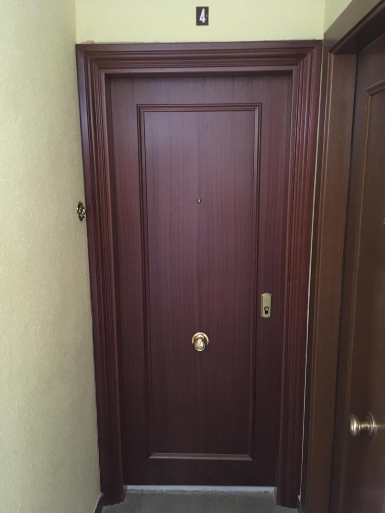 PUERTA BLINDADA EN TORRENTE